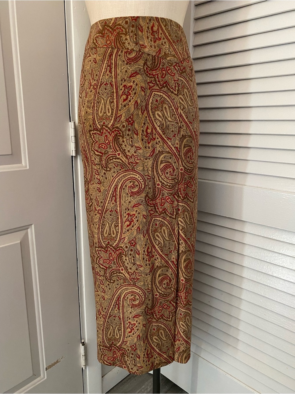 NWT- Vintage 2003- “Norton McNaughton” Paisley Maxi Skirt- Size 10